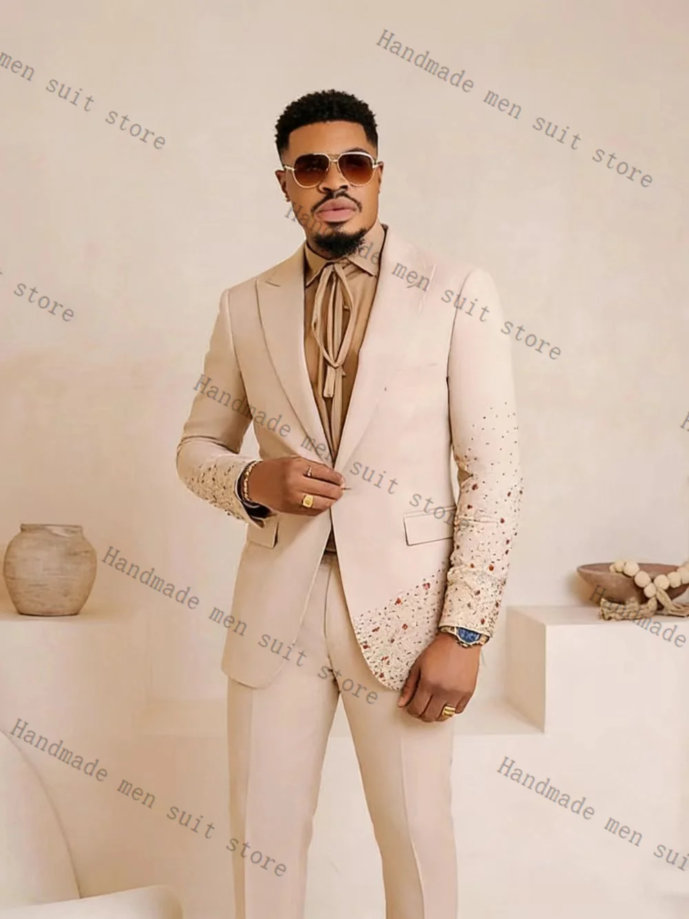 

Beige Men Suit Set 2 Piece Blazer+Pants Stone Crystals Cotton Prom Wedding Tuxedos Coat Customized Formal Office Fashion Jacket