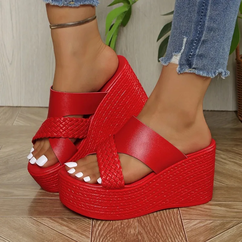 Platform One-size Slippers for Women To Show Tallness in Summer and Wear Fashionable Plus-size Sandals and Slippers