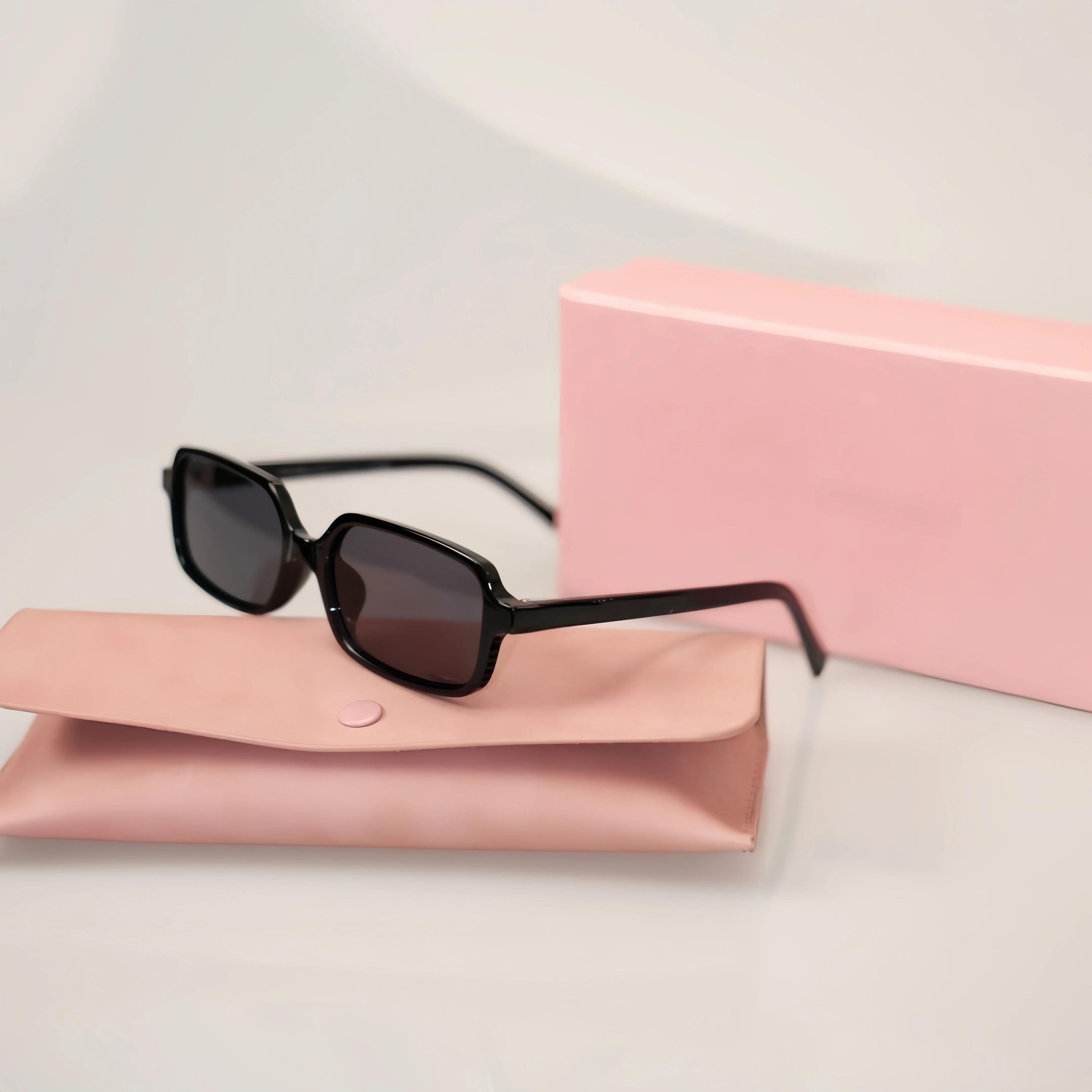 

Luxury Summer Women's Sunglasse UV Protection Outdoor Rectangular Fashion Sunglasses Lightweight Retro Sunshades Daily Commuting