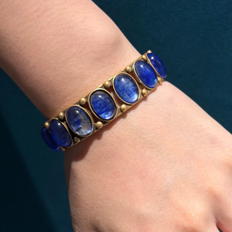 

Vintage Blue Gradient Cat Eye Bracelet For Woman Gold Color Victorian Wrist Elegant Rhinestone Jewelry Charm Gift Designer Brand