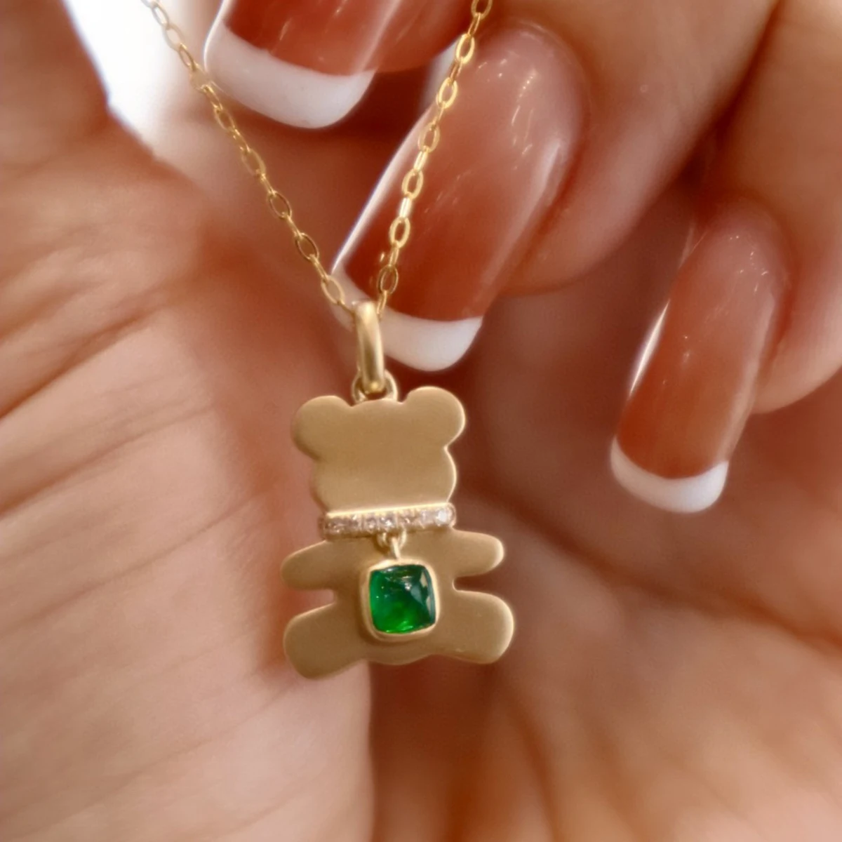 

Solid silver S925 women's jewelry mini cute bear inlaid with green zircon necklace, best friend's birthday gift selection