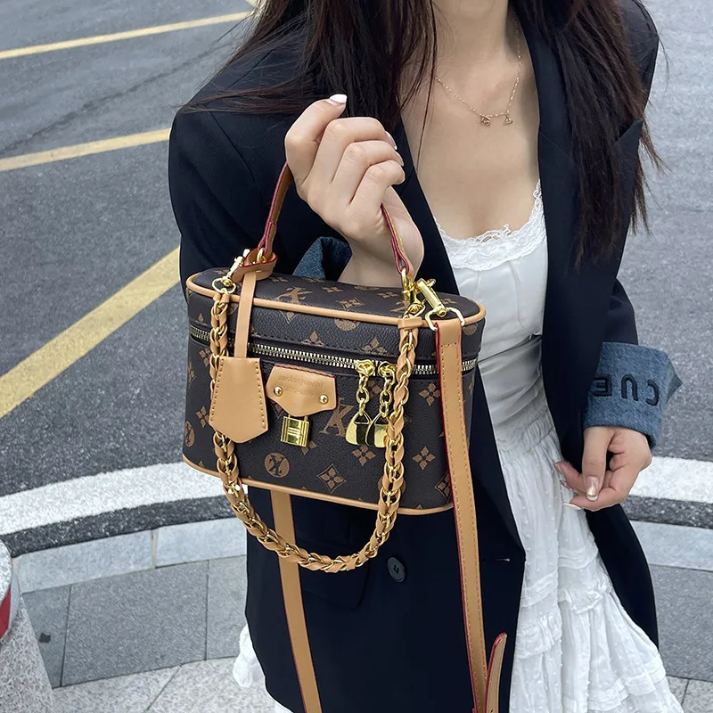 حقيبة دلو كلاسيكية مونوغرام، محفظة كروس خفيفة الوزن للنساء، حقيبة كتف مدمجة بمقبض علوي، حقيبة متعددة الاستخدامات ​