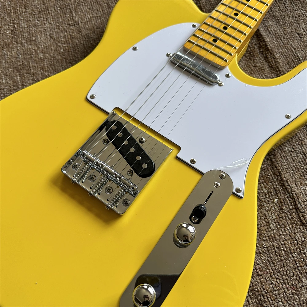 Guitare électrique jaune avec manche en érable, matériel chromé, livraison rapide, en stock