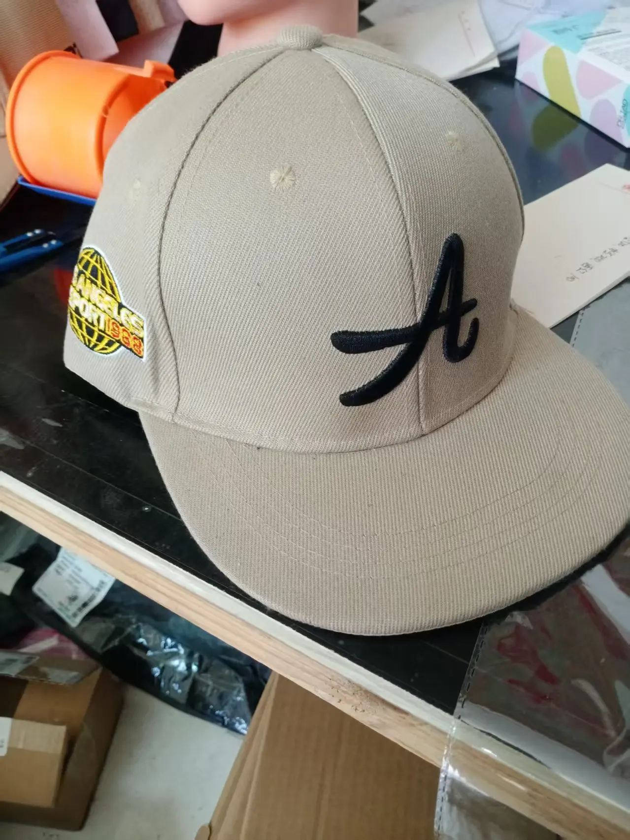 Nuovo cappello hip-hop, unisex, berretto da baseball rigido alla moda americana, berretto con visiera alla moda che cambia volto