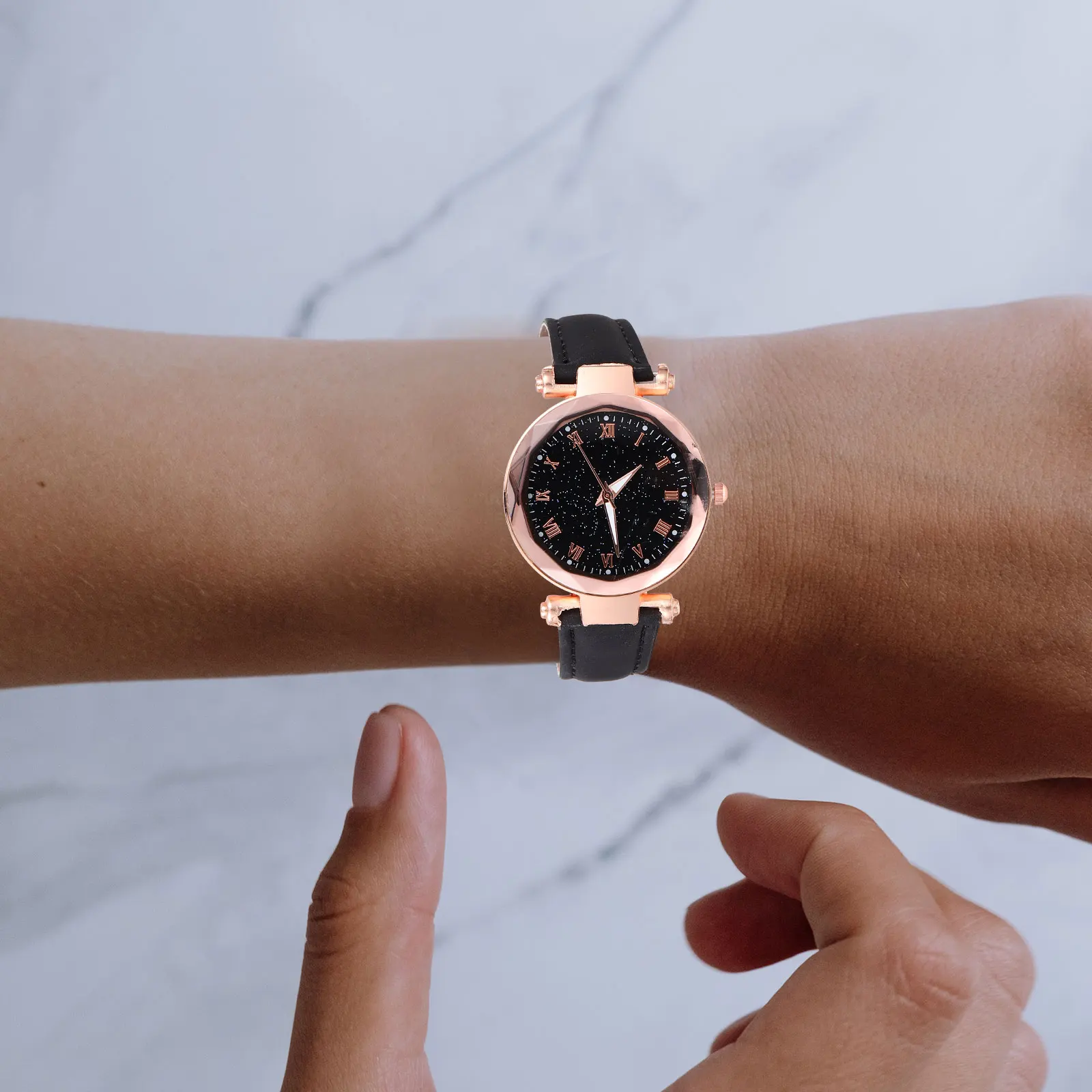 

Quartz Women Watches Roman Dial Glass Brown Adjustable Wristwatch Female Fashion Ladies Timepiece Stainless Steel