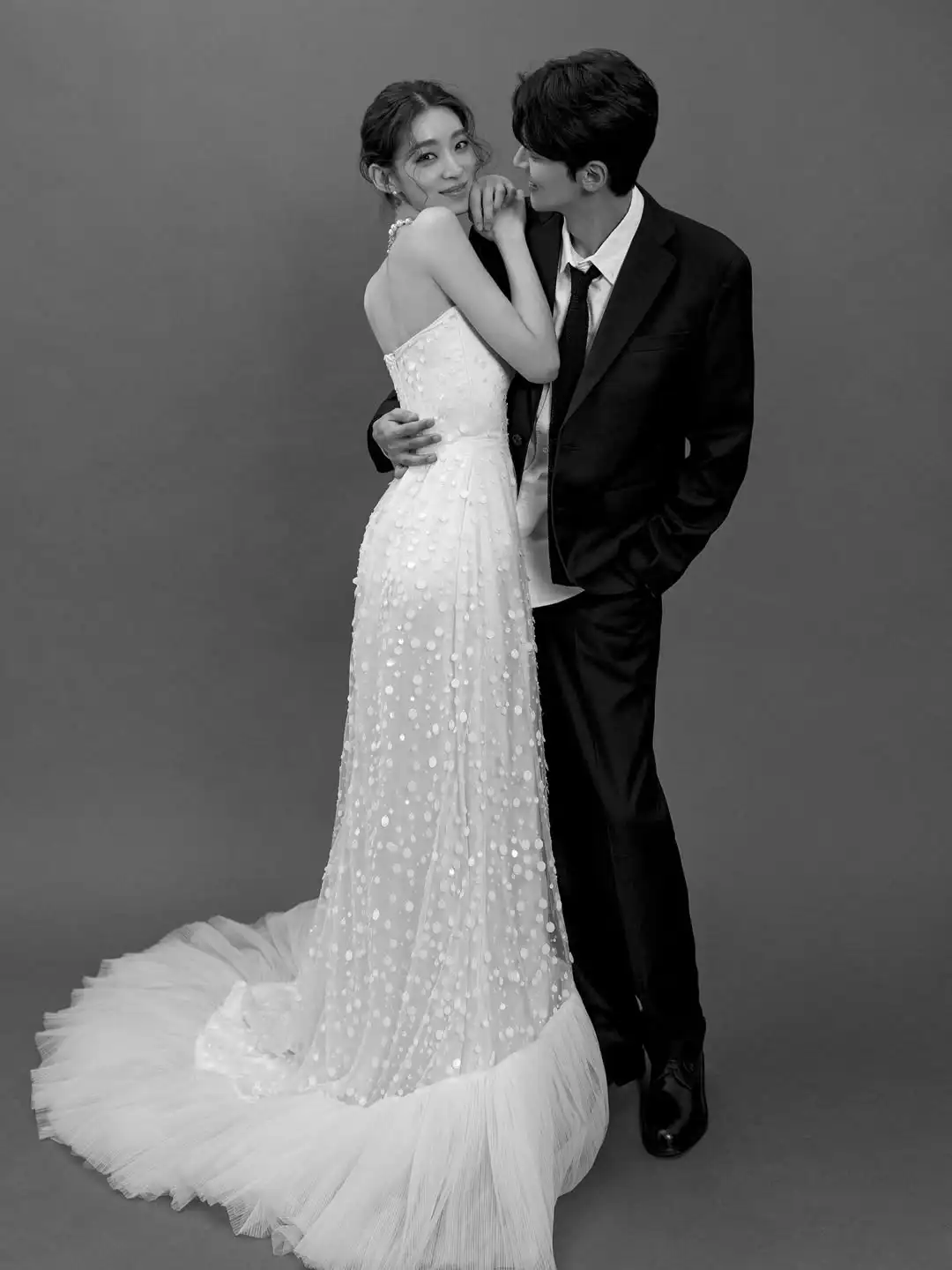 

Giyu New Exquisite Sequined Lace A Line Korea Wedding Dresses Sleeveless Strapless Floor Length Bridal Gowns Corset Back 웨딩드레스