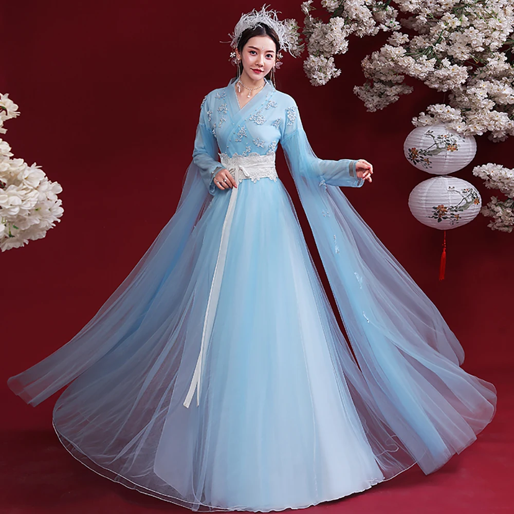 Women's Han style clothes, elegant and ancient, female classical folk dance performance chorus performance clothes