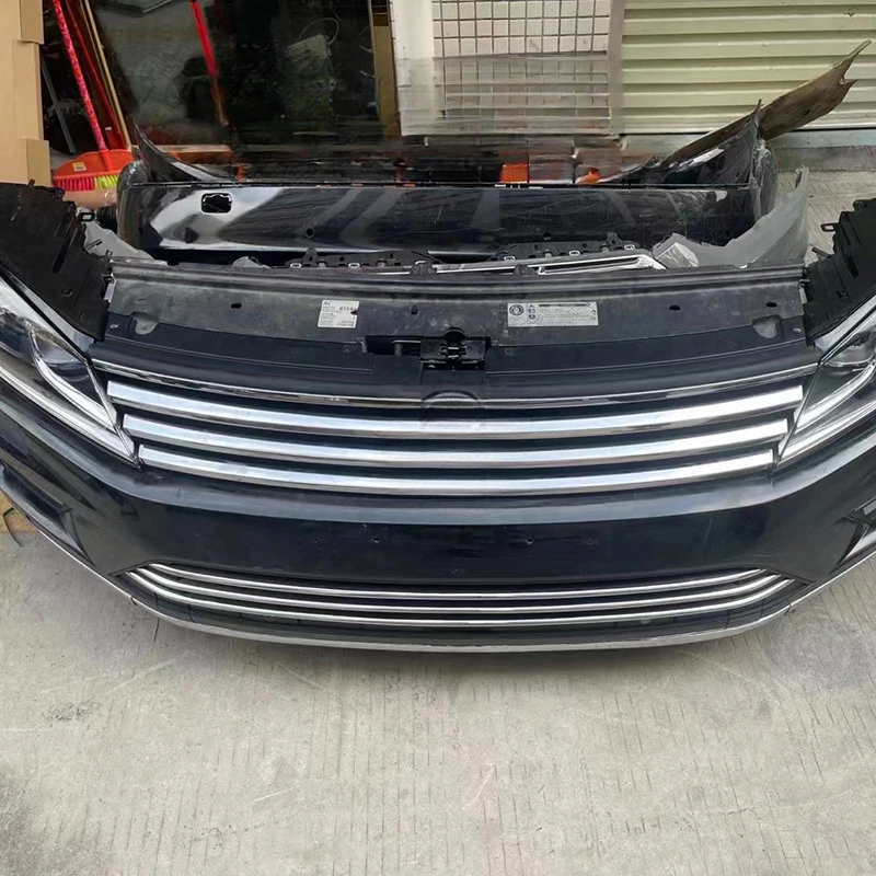 Suitable for Volkswagen New Touareg front assembly, bumper headlight support frame, anti-collision beam, used car parts