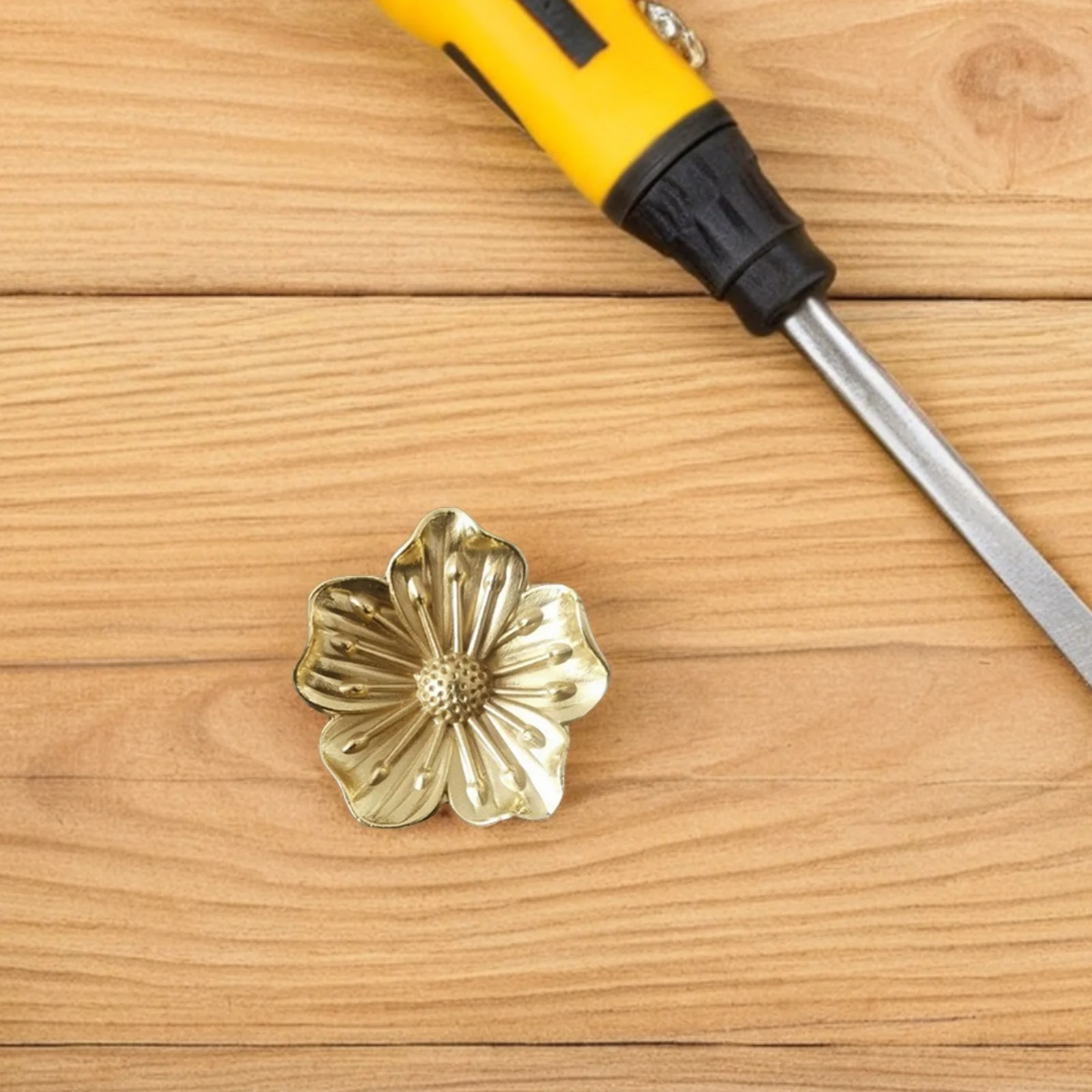 

1Pcs Brass Flower Cabinet Pull Handle Small Single Hole Drawer Knob Vintage Door Cabinet Hardware Pulls Door Pull Handle