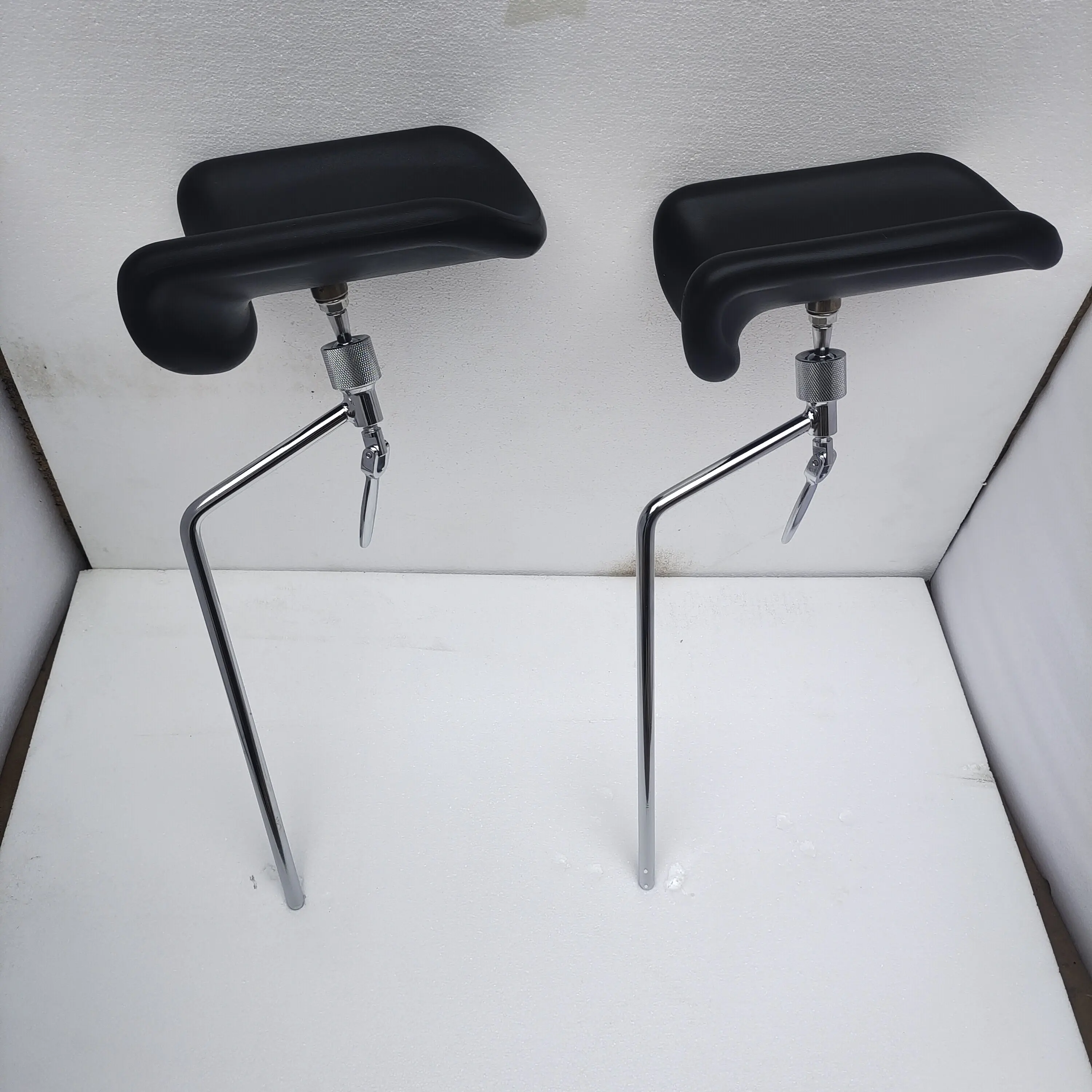 Surgical bed accessories Leg brackets Adjustable outriggers Leg fixation