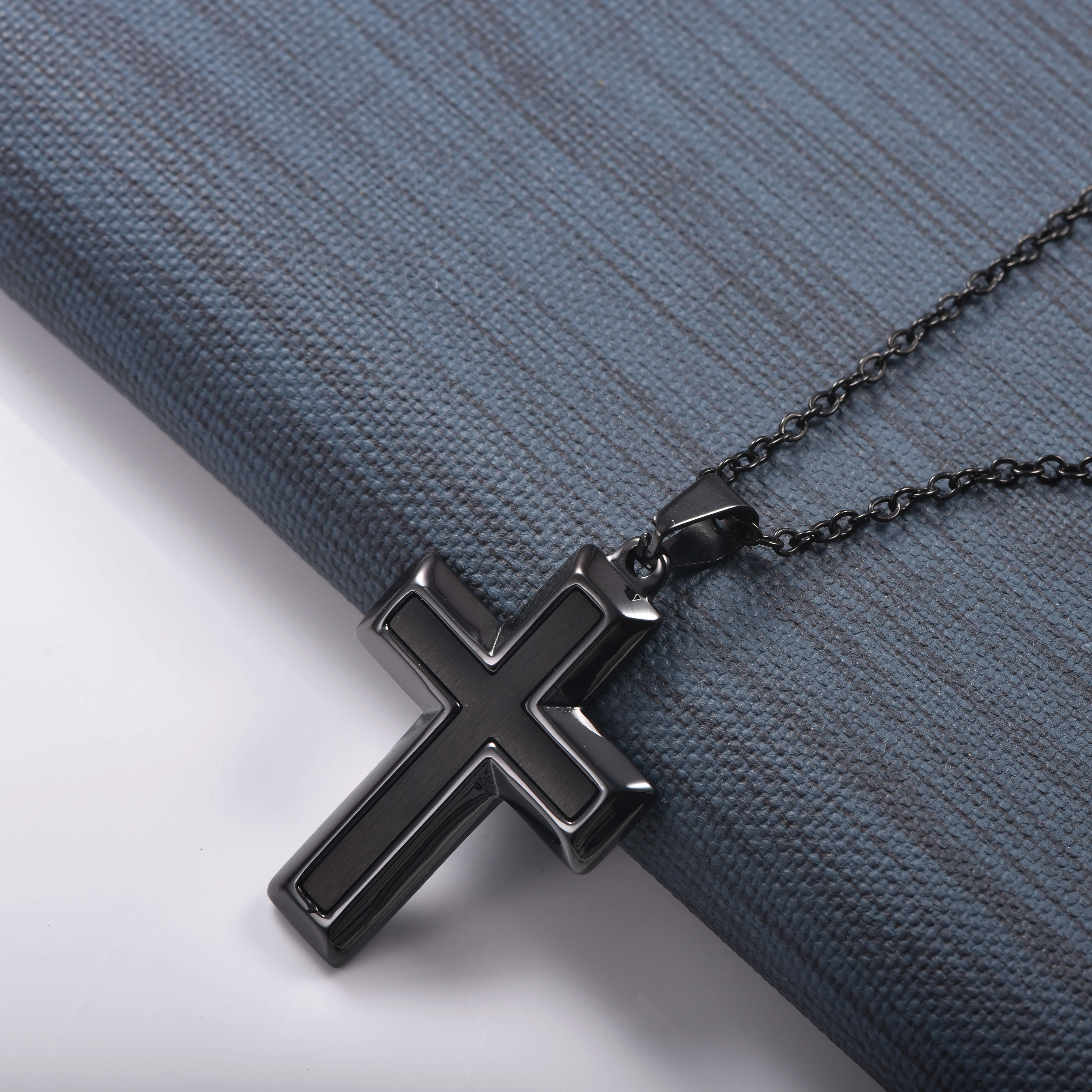 Mehrschichtige Kreuz-Anhänger-Halskette aus Edelstahl, Unisex, Herren-Halskette, Geschenk – Detail 4