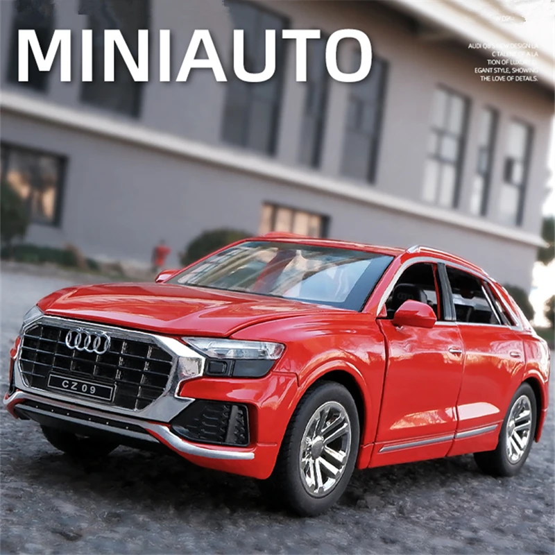 1:32 AUDI Q8 SUV Paduan Model Mobil Simulasi Diecast Logam Mainan Kendaraan Model Mobil Suara dan Cahaya Koleksi Hadiah Mainan Anak-anak