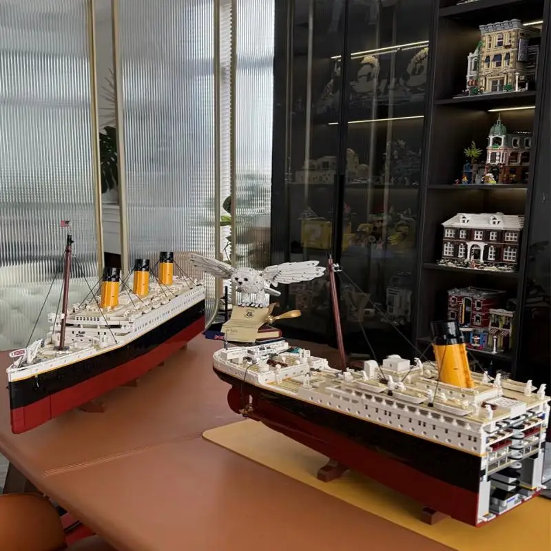 9090 Stuks Grote Cruiseboot Schip Stoomschip Titanic Model Bouwstenen Desktop Decoratie Diy Verjaardagscadeautjes Compatibel 10294