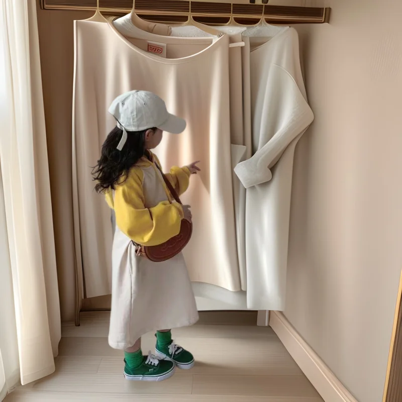 

2025Spring and Autumn New Color-Block Sweatshirt Dress for Girls, Stylish Children's Internet Celebrity Streetwear, Long-Sleeve