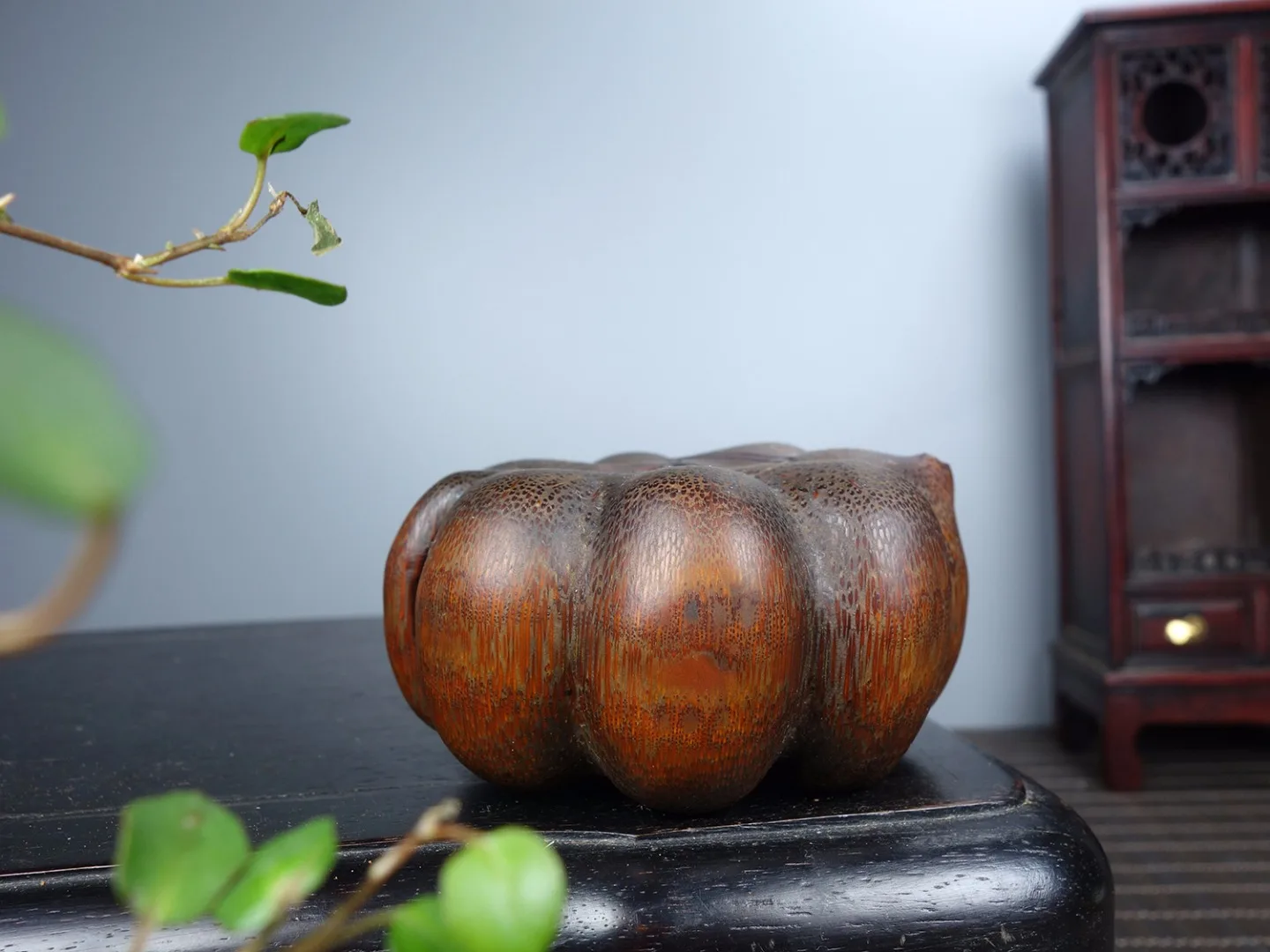 collection-de-sculpture-sur-bambou-chinois-sculpture-sur-bambou-sculptee-a-la-main-goutte-d'eau-pleine-de-benedictions-de-petits-ornements-cadeaux