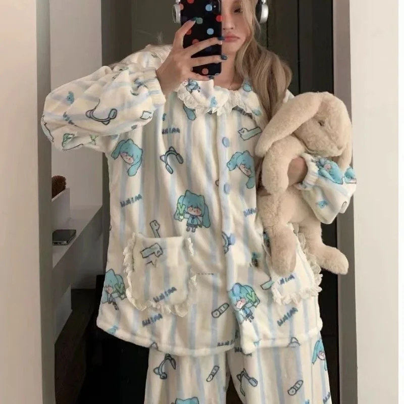 

Bandai Hatsune Miku New Winter Flannel Pajama ScosplayThickened and Warm Pajama Set Can Be Worn OutsideCute Girl Home Wear Set