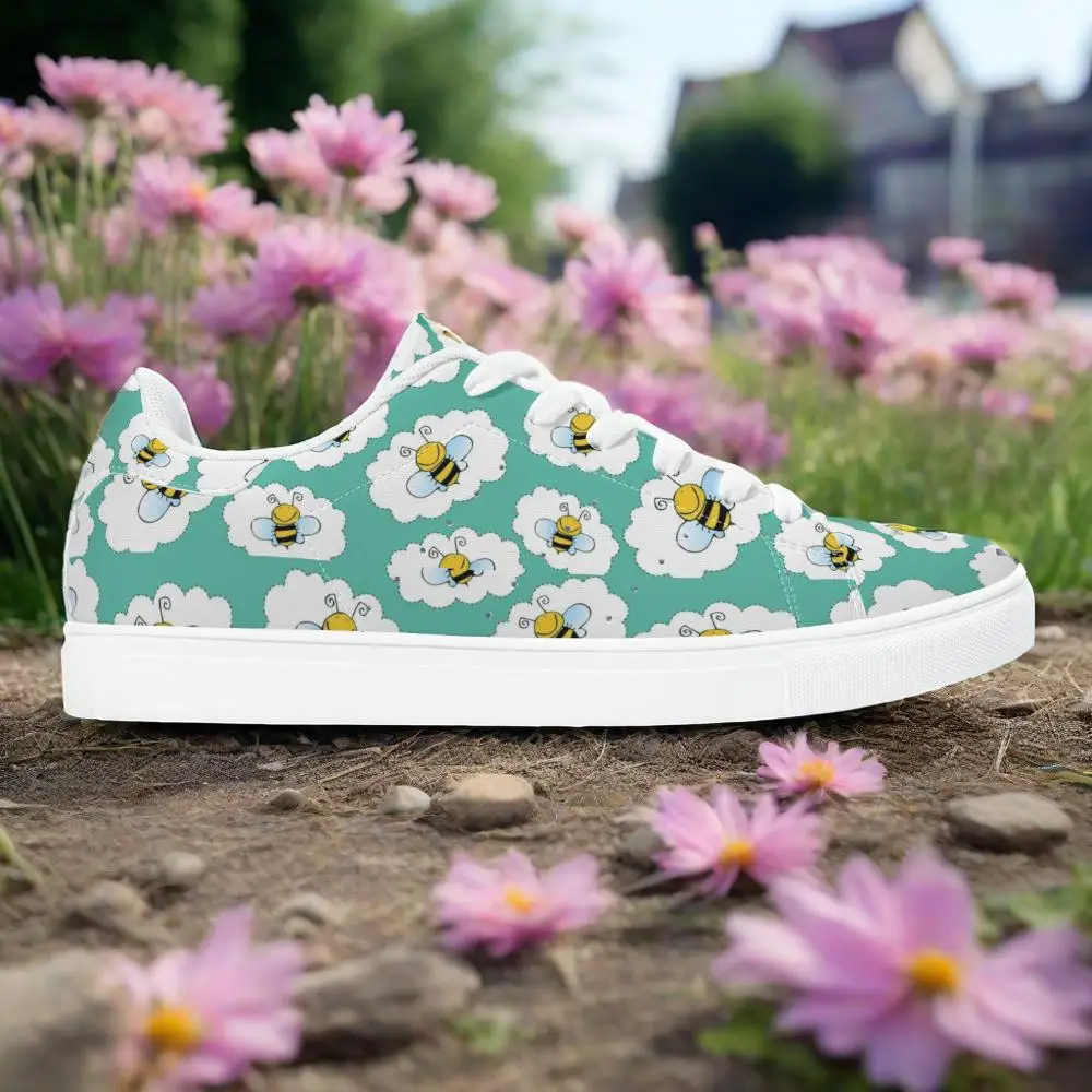 

Classic bee print stylish casual sneakers White sneakers are fashionable and versatile