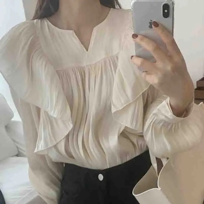 New Fashion V Neck Lantern Sleeve Women\'s Shirts Casual Loose Ruffles Women Blouse Elegant Woman Tops Office Lady Clothes 201