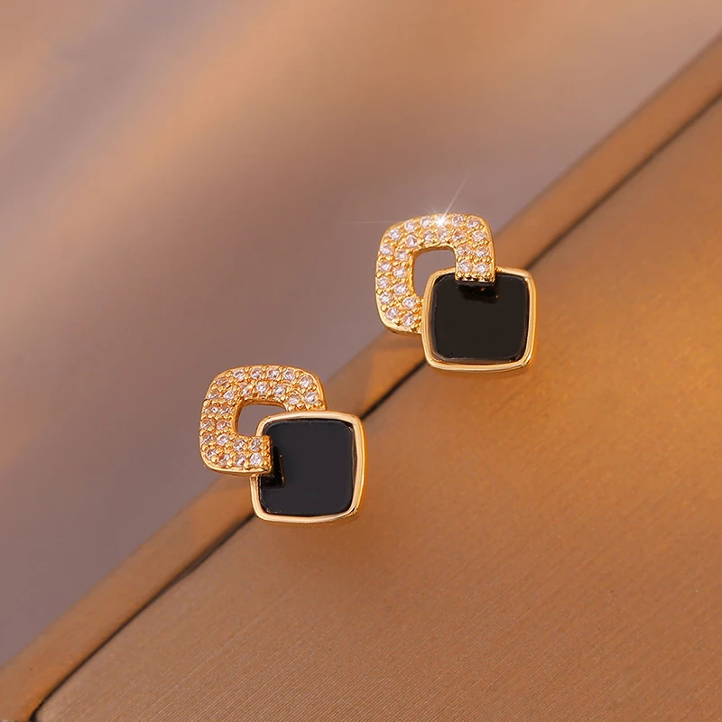 Classic Black Square Ear Stud Women's Fashion Shiny Rhinestone Earrings Hollow Geometric Ear Stud Wedding Bridal Accessories image 4