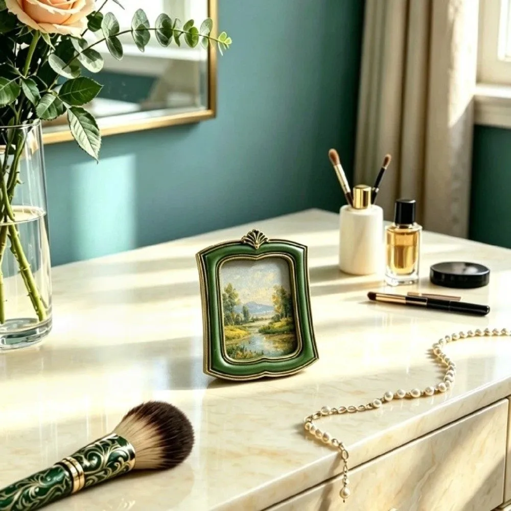 Creative Green Baroco Style Photo Frame Resin Antique Picture Frame Ornaments Mini Exquisite Photo Display Holders Living Room