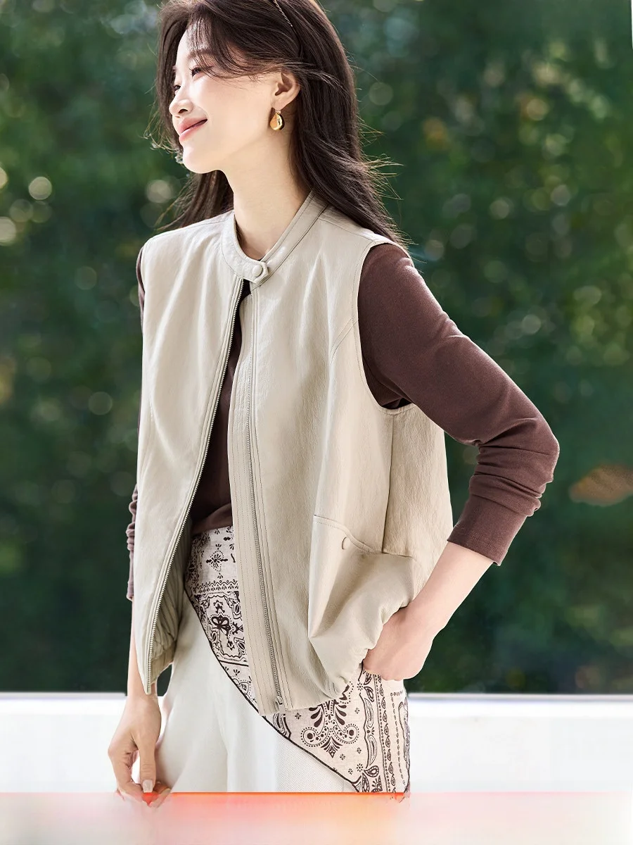 

Elegant Style Floral Hem Jacket Inner Layer Stripe Splicing Top Women's PU Leather Short Outerwear Spring 2026 New Arrival