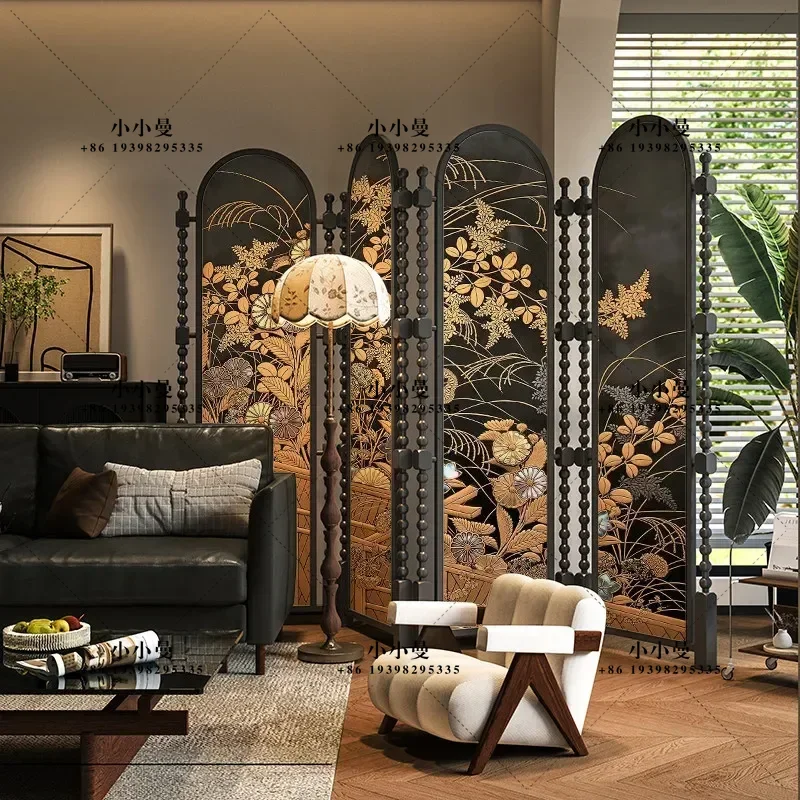French living room can be customized, medieval furniture can be moved, folding screen