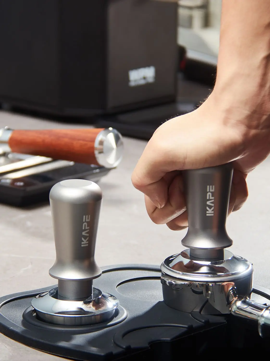 Tamper do espresso IKAPE V3, profesjonalny tamper baristy z kalibrowaną sprężyną, podstawa w 100% ze stali nierdzewnej — zdjęcie produktu 7