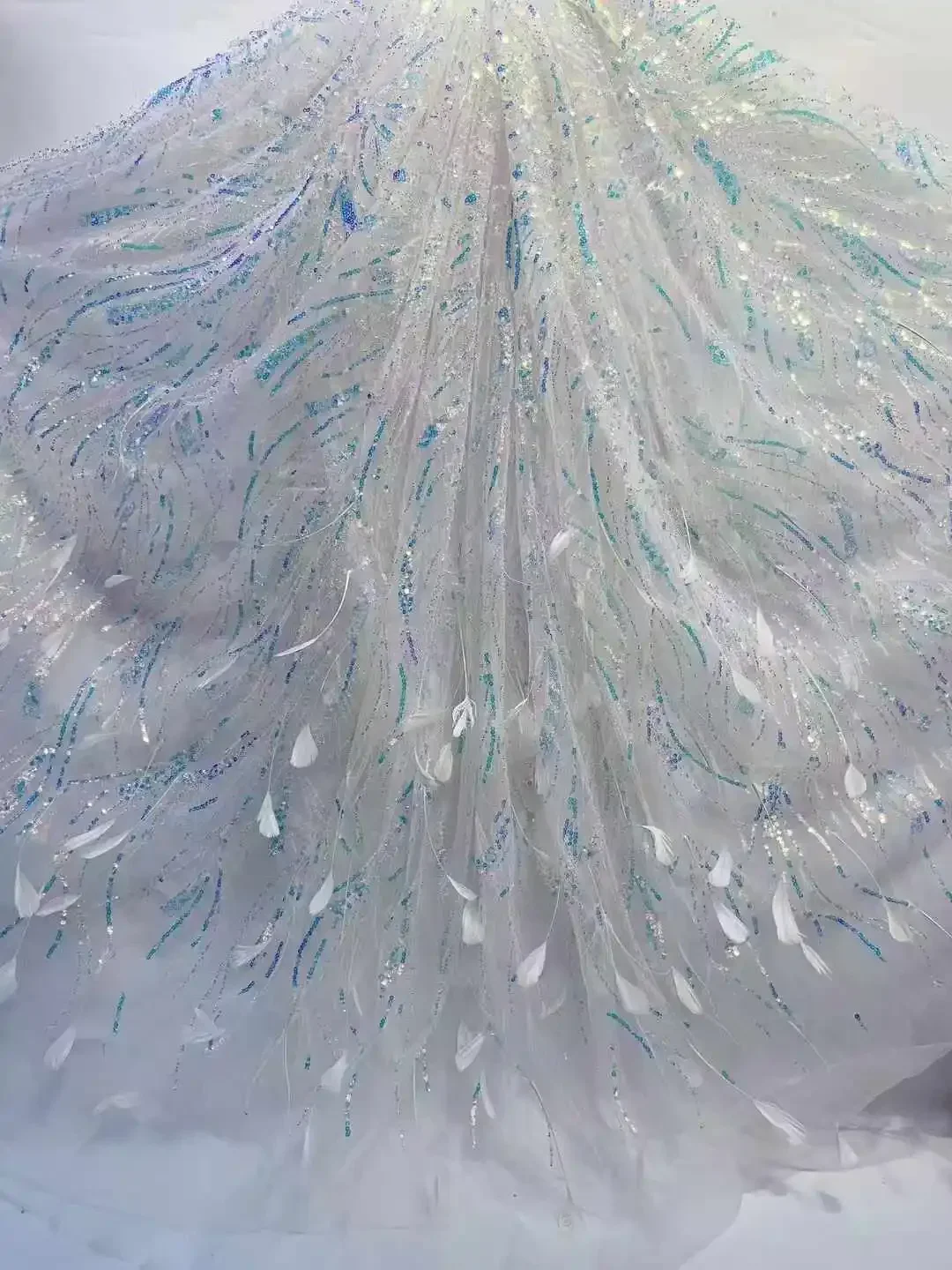 

Блестящая вышивка, блестки, перо, африканская кружевная ткань, шитье платья, свадебная вечеринка, высокое качество, ширина 125 см, продается во дворе