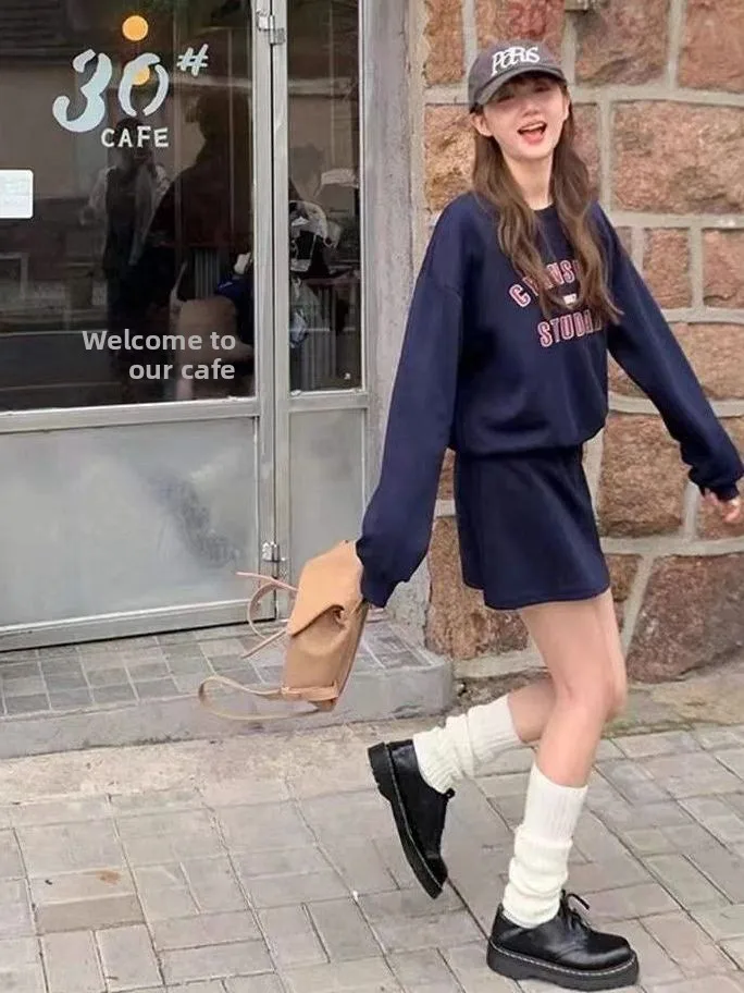 

Комплект для женщин больших размеров: корейский повседневный антивозрастной костюм с юбкой и круглым вырезом, с надписью, для похудения, зимний модный ансамбль