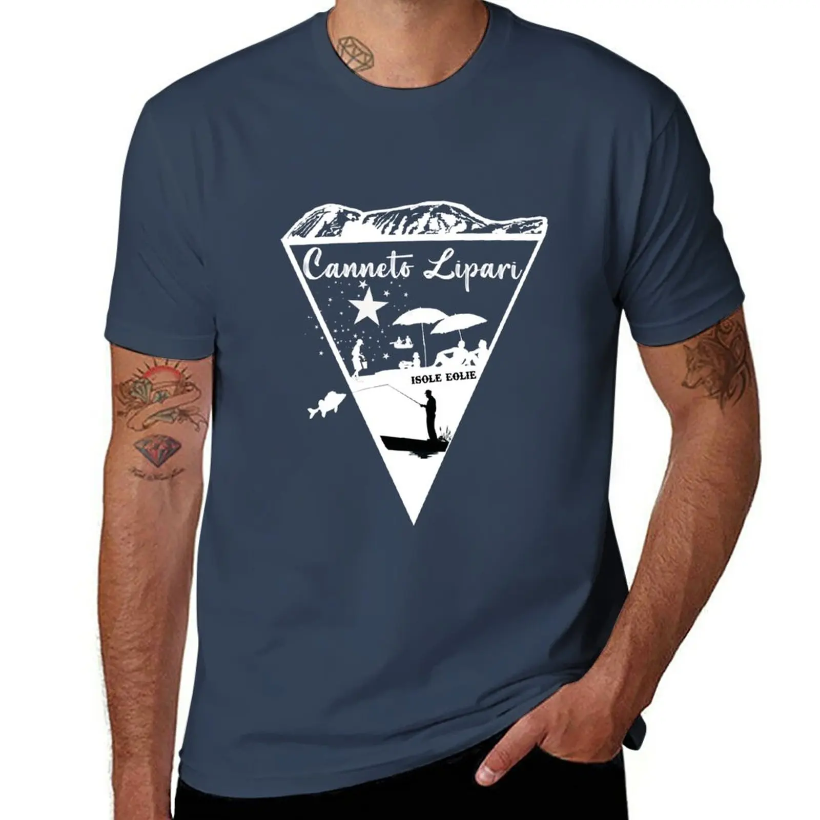 New Canneto, Isola di Lipari, Lipari, Isole Eolie, Messina, Sicilia, Italia. T-Shirt Short t-shirt Men's cotton t-shirt