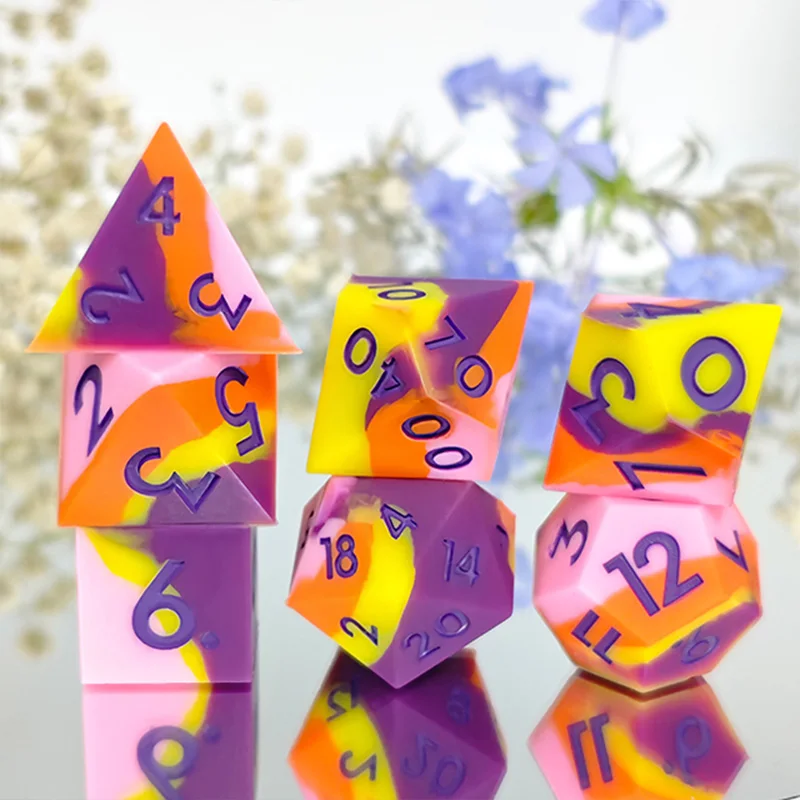 7Pcs/Set Silicone DND Dice Softness Elastic Polyhedral Dice Set for Role Playing RPG Desktop Party Board Game Accessories