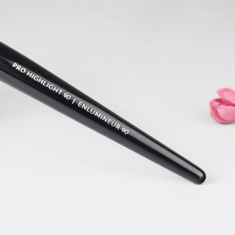 Pro Highlight Makeup Brush #90 - Round Soft Synthetic Hair Powder Blush Highlighting Cosmetic Brush