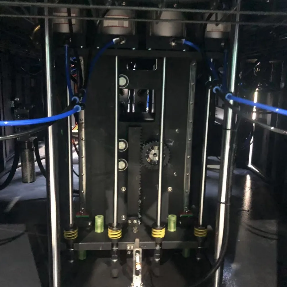 آلة نفخ أوتوماتيكية بالكامل ذات 6 تجويف لزجاجات PET 500 مل - 2 لتر أقصى سرعة إنتاج للمياه المعدنية والعصير