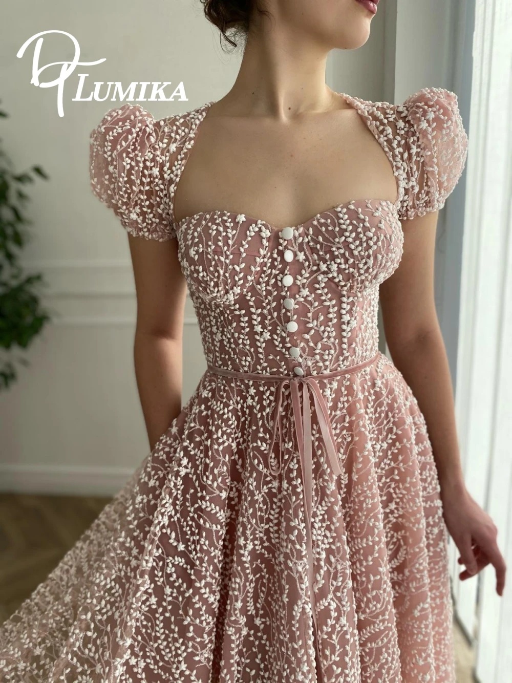 

Роскошное коктейльное платье с розовой жемчужной вышивкой, женское платье с пышными рукавами и квадратным вырезом, очаровательное вечернее платье миди с высоким разрезом