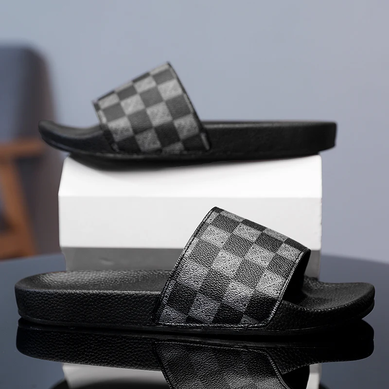 

A pair of men's summer open-toe flip-flops, grid-patterned minimalist one-strap thong sandals, sizes 39-47，AL-5538-1