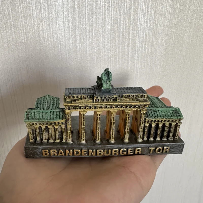 Brandenburger Tor Resin Handicraft Berlin Germany Souvenirs Desktop Ornament Indoor Buildings Home Decoration Collection Gift
