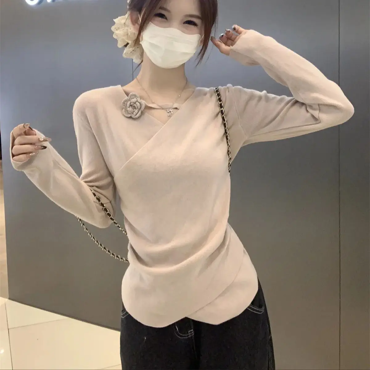 2024 Autumn and Winter Korean version pure desire cross flower design Andy velvet knitted long-sleeved bottoming sweater top