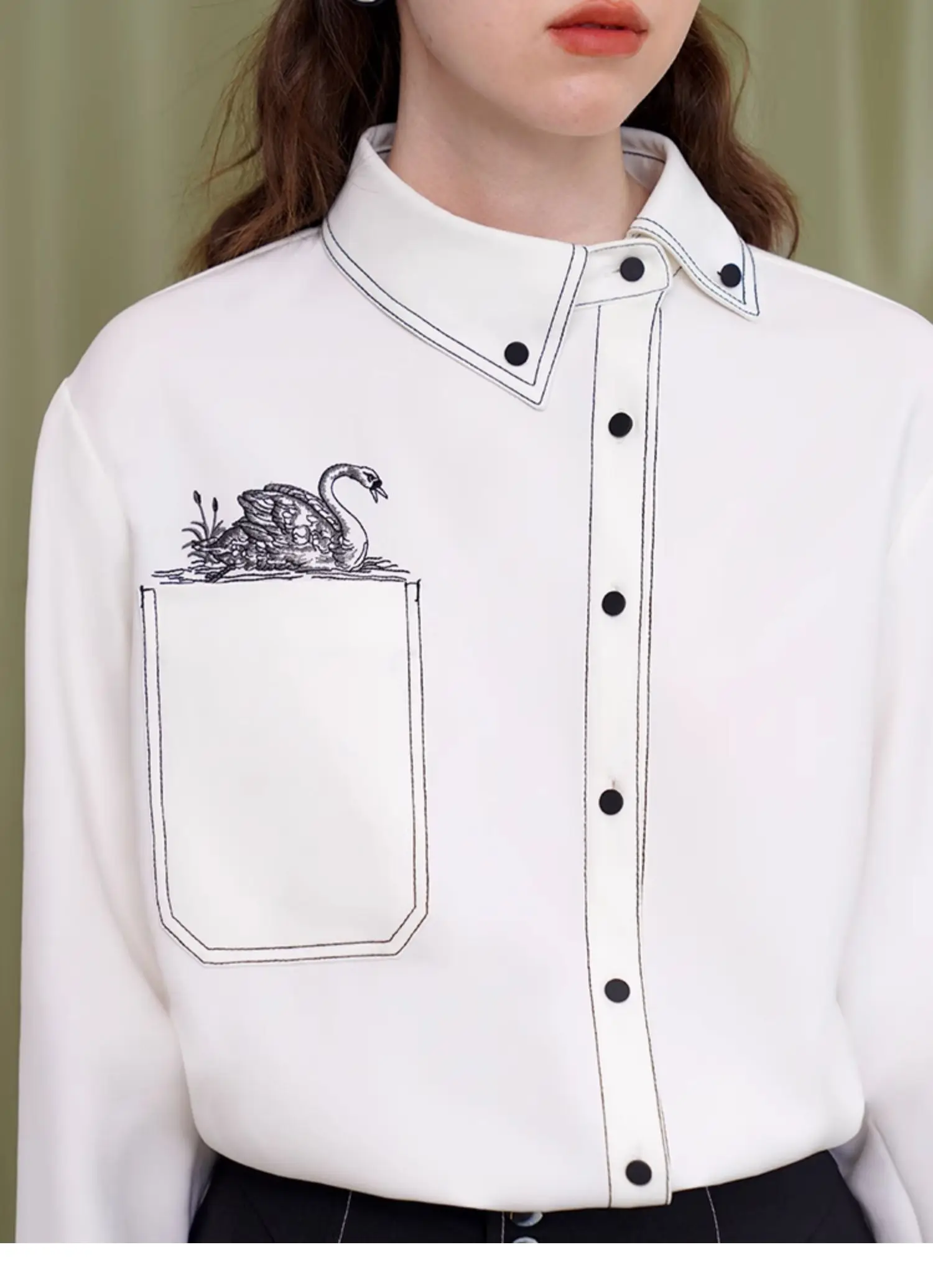 

100-108cmBust SpringFall White Shirts Original Design Women Vintage Elegant Exquisite Swan Embroidery Asymmetrical Collar Shirts
