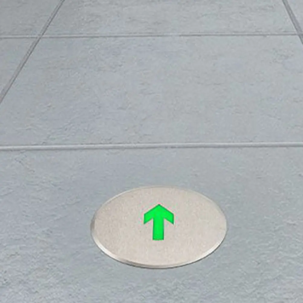 علامة خروج مضيئة ذاتية تتوهج في الأرضية المظلمة علامة إخلاء الطوارئ من الفولاذ المقاوم للصدأ سهلة التركيب #1