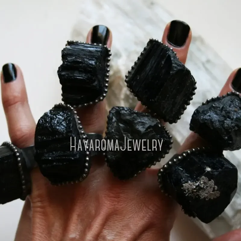 10pcs Tourmaline Crystal Ring Large Raw Schorl Adjustable Goth Witchcraft Wicca Boho Jewelry Men Halloween Boho Black Accessory