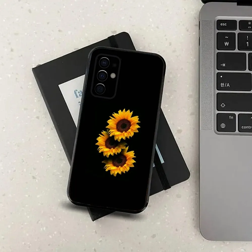 Beautiful Yellow Sunflower Phone Case For Samsung S24,S21,S22,S23,S30,Ultra,S20,Plus,Fe,Lite,Note,10,9,5G Black Soft Cover