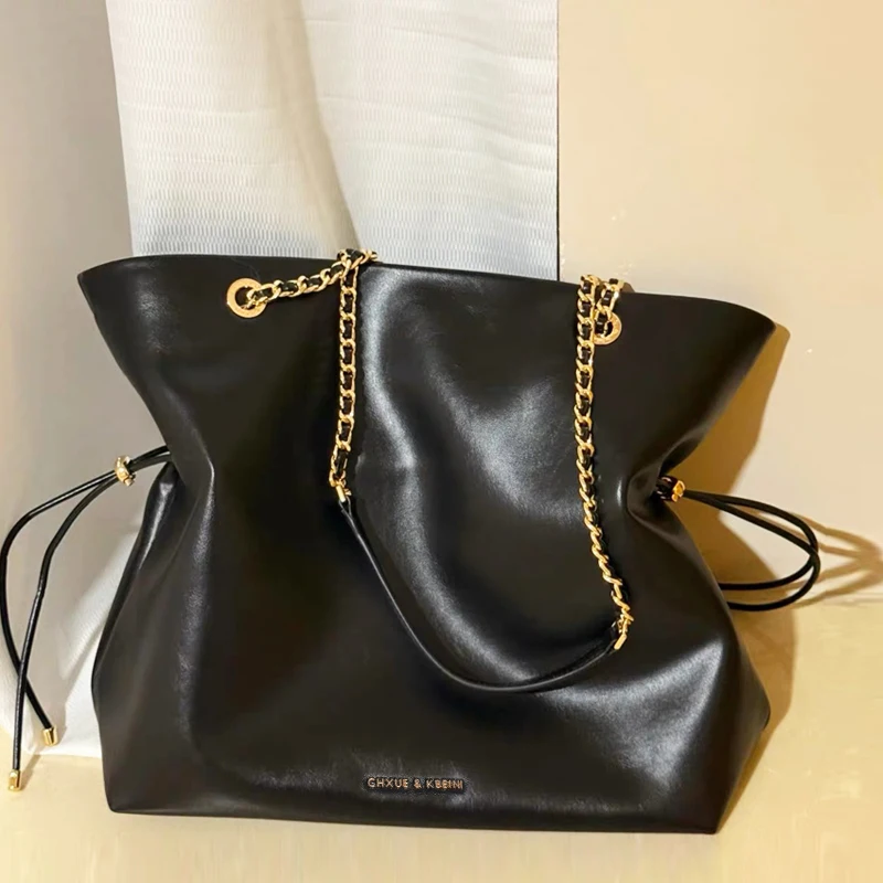 

Classic Tote Bags For Women Luxury Designer Handbags Purses 2025 New In PU Letter Decoration Chain Strap Small Underarm Shoulder