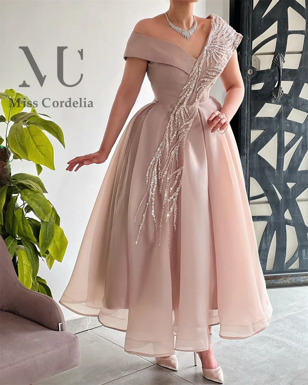 Amanda Elegant One Shoulder Prom Dress Luxurious Sequins Knee Lenght Organza Vestidos De Fiesta Dark Pink فساتين سهرة