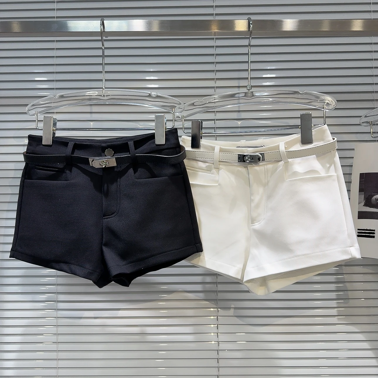 Printemps 2026 à la mode métal bleu ceinture de taille mince couleur Pure coton soie costume t-quarts longueur orthès pour les femmes décontracté Stra...