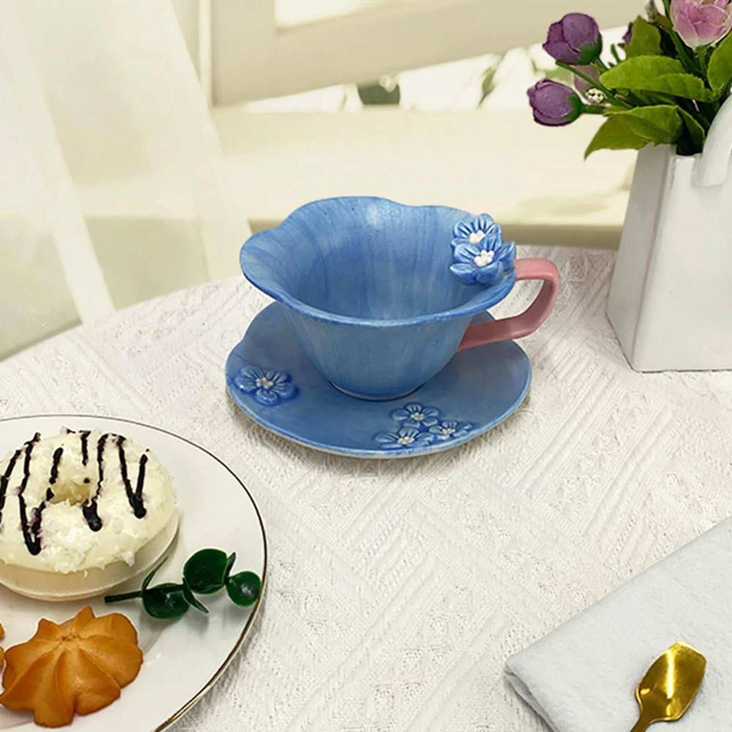 Elegant, Stunning, and Delicate Porcelain Tea Set with a Sophisticated Flower Petal Design - Hand-Painted Ceramic Mug Set, Beaut