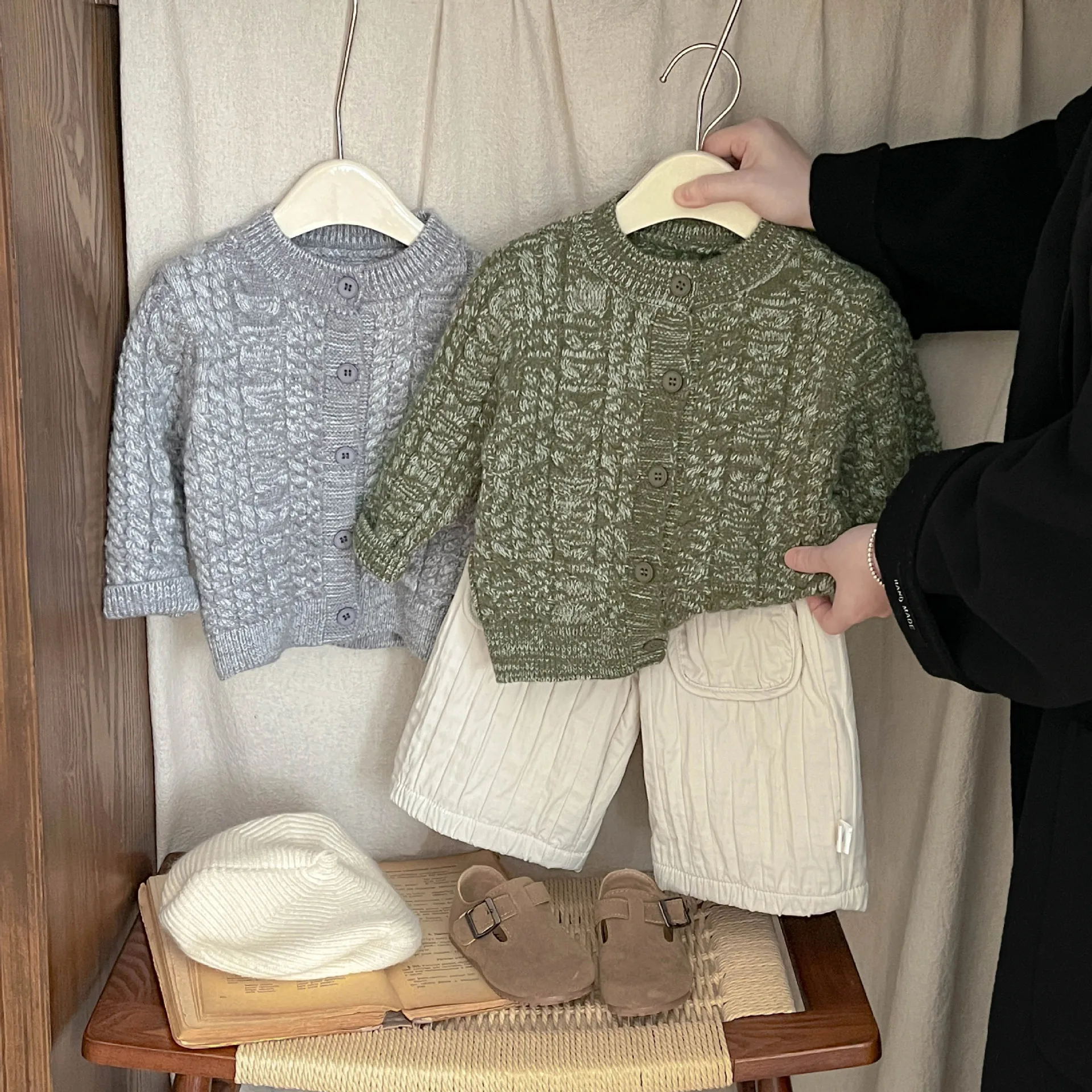 

2025 зимний детский свитер для девочек от 1 до 3 лет, корейский вязаный толстый теплый детский кардиган для маленьких девочек, свободное пальто для малышей, трикотаж