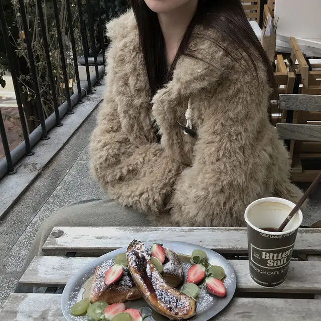 Schicke Damen-Pelzjacke, weich, gemütlich, Herbst und Winter, neues Design, Vintage-Knopf, warmes Oberteil, Damen-Oberbekleidung, Stand-Passform