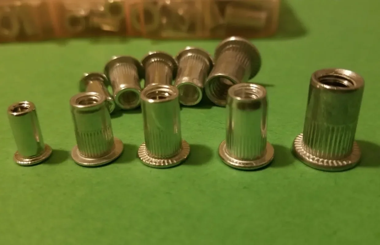 100PCS Aluminum Rivnut Flat Countersunk Head Rivet Nut Insert Rivnut Nutsert 6-32 8-32 10-24 10-32 1/4-20