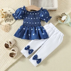 PatPat 2pcs Baby Girl 95% Cotton Bowknot Decor Pants and Allover Love Heart Print Puff-sleeve Shirred Imitation Denim Top Set