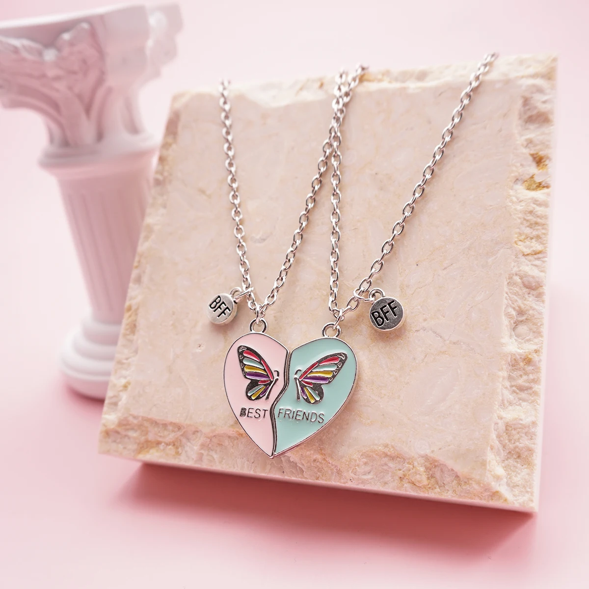 2Pcs/Set Magnetism Best Friends Pendant Necklace for Women Butterfly Lover Broken Heart Clavicle Chain BFF Best Friends Jewelry